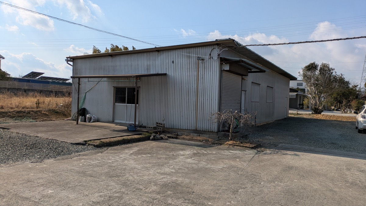 倉庫外観（斜め）